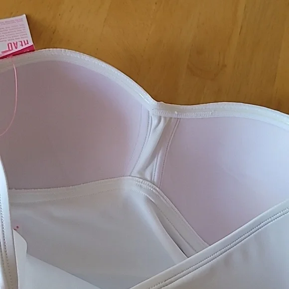 Lilly Pulitzer Flamenco One Piece Swimsuit in Resort White - Picture 10 of 10